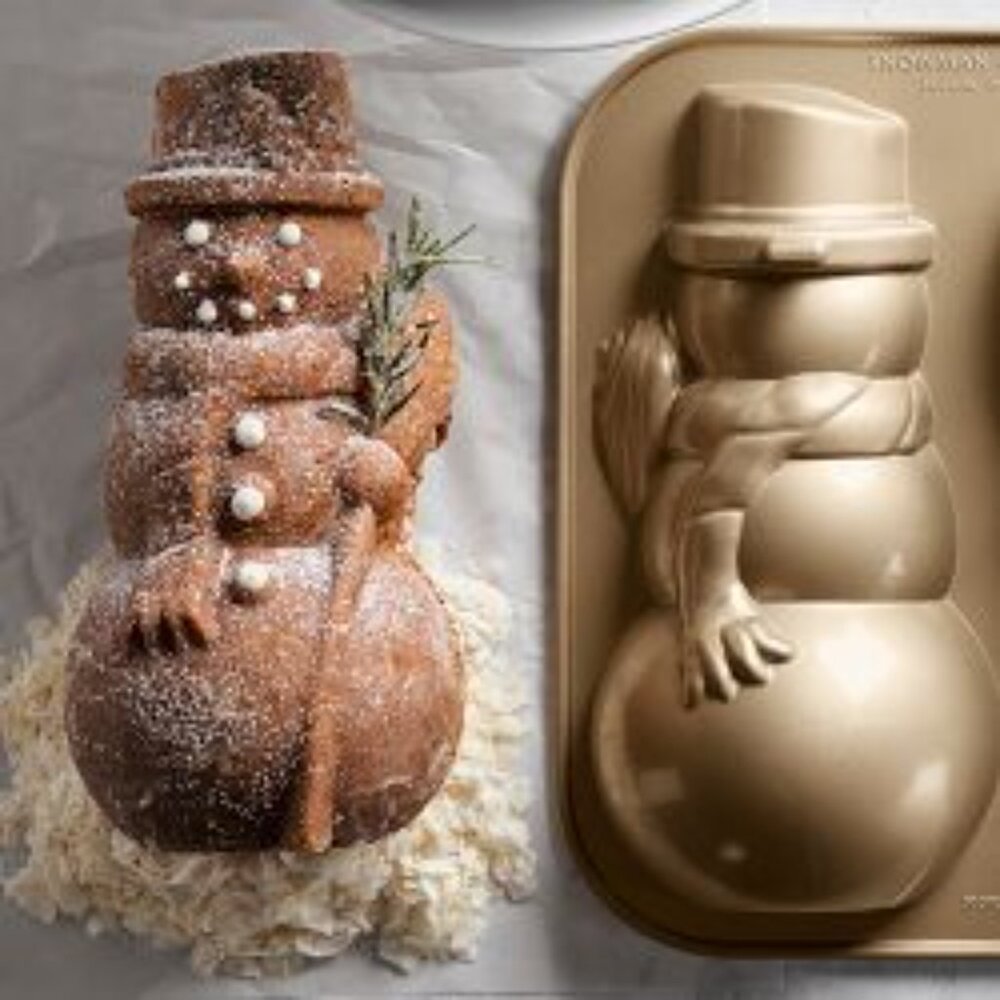 Nordic Ware Nonstick Cast Aluminum 3D Snowman Baking Pan